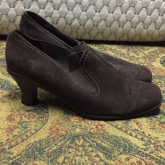 La Canadienne Waterproof Brown Suede Pumps 9M - Picture 1 of 8
